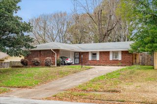 3831 HERMITAGE DR, Memphis, TN 38116
