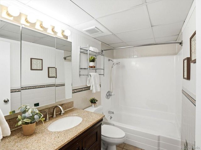 2120 S Vaughn Way 206F, Aurora, CO 80014