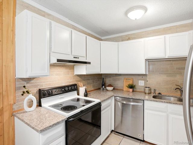 2120 S Vaughn Way 206F, Aurora, CO 80014