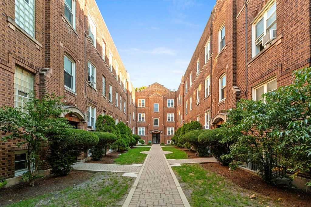 652 W Oakdale Avenue 3S, Chicago, IL 60657