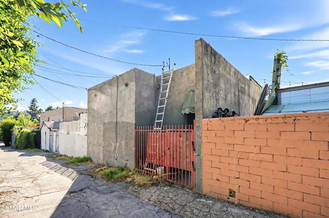 3032 Glendale, Los Angeles, CA 90039