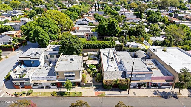 3032 Glendale, Los Angeles, CA 90039