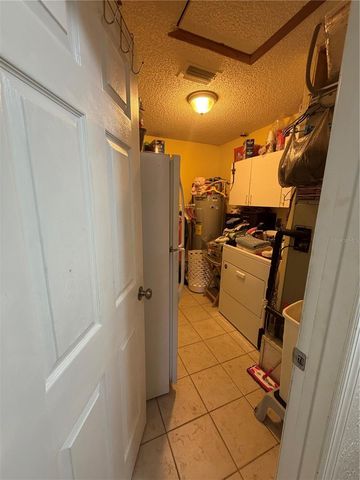 39106 GRAYS AIRPORT ROAD, Lady Lake, FL 32159