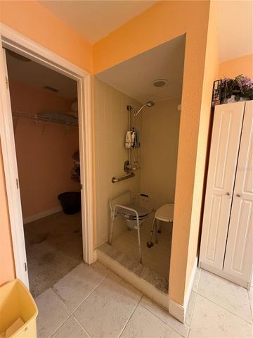 39106 GRAYS AIRPORT ROAD, Lady Lake, FL 32159