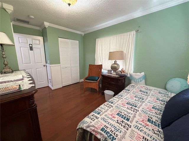 39106 GRAYS AIRPORT ROAD, Lady Lake, FL 32159