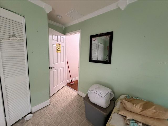 39106 GRAYS AIRPORT ROAD, Lady Lake, FL 32159