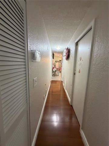 39106 GRAYS AIRPORT ROAD, Lady Lake, FL 32159