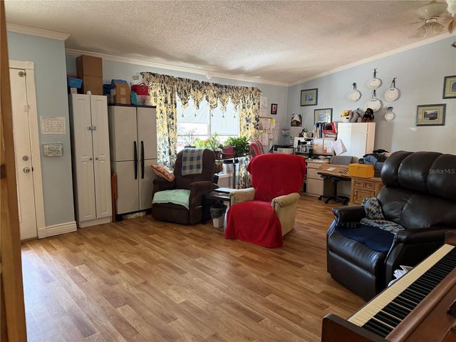 39106 GRAYS AIRPORT ROAD, Lady Lake, FL 32159