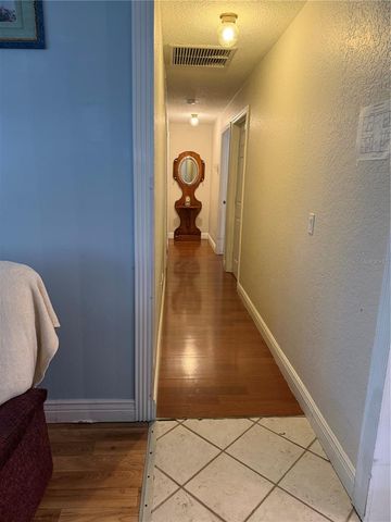 39106 GRAYS AIRPORT ROAD, Lady Lake, FL 32159