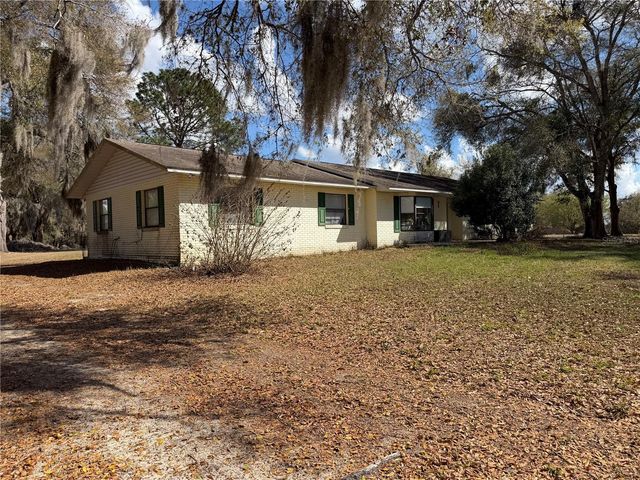39106 GRAYS AIRPORT ROAD, Lady Lake, FL 32159