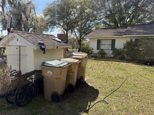 39106 GRAYS AIRPORT ROAD, Lady Lake, FL 32159