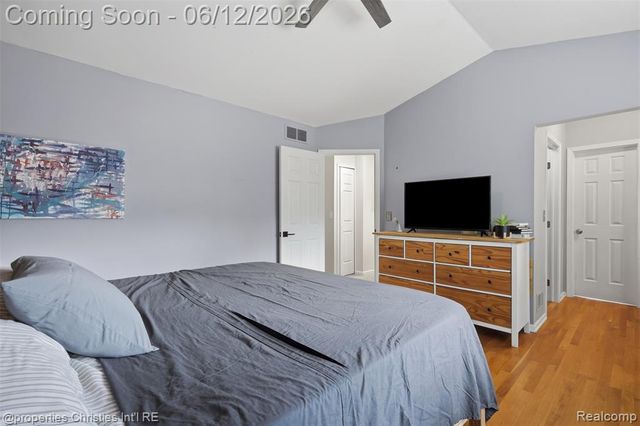 124 Rexton Street, Novi, MI 48377