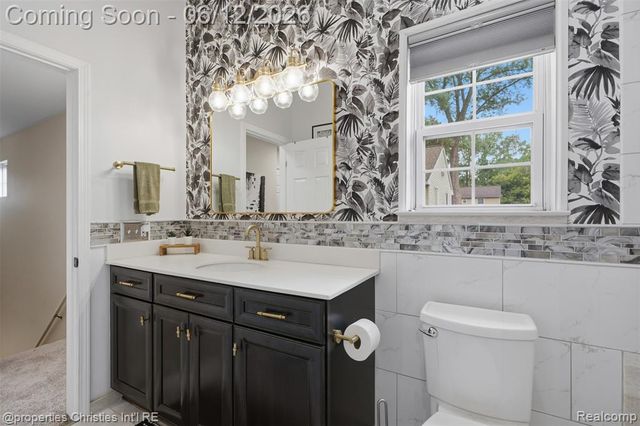 124 Rexton Street, Novi, MI 48377