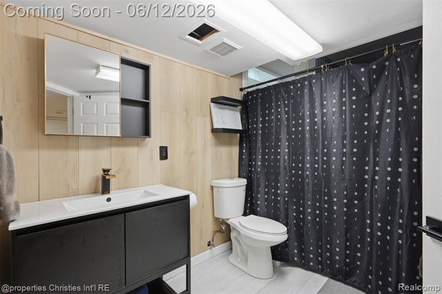 124 Rexton Street, Novi, MI 48377