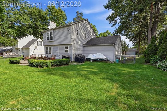 124 Rexton Street, Novi, MI 48377