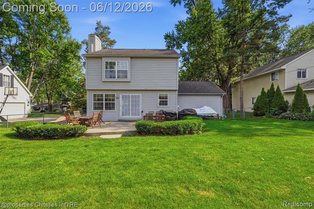 124 Rexton Street, Novi, MI 48377