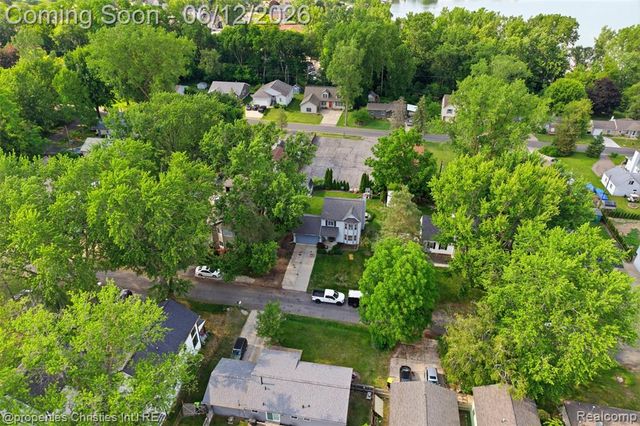 124 Rexton Street, Novi, MI 48377