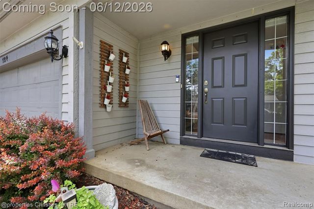 124 Rexton Street, Novi, MI 48377