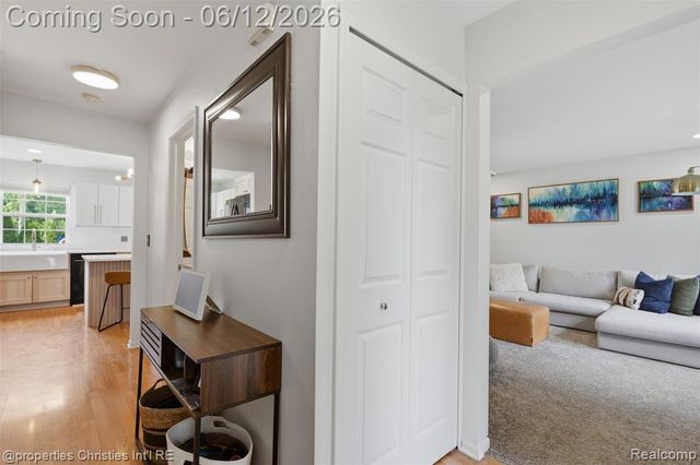 124 Rexton Street, Novi, MI 48377