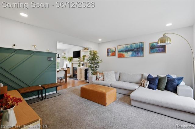 124 Rexton Street, Novi, MI 48377