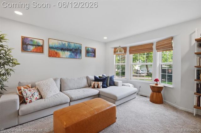 124 Rexton Street, Novi, MI 48377