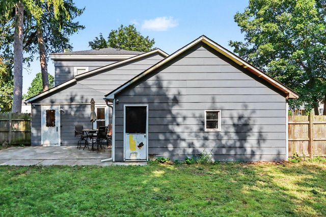 508 N Niles Street, Paw Paw Vllg, MI 49079
