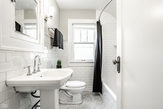 5880 N New Jersey Street, Indianapolis, IN 46220