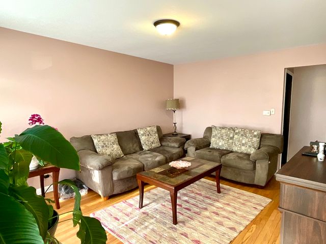 15325 Lincoln Avenue, Harvey, IL 60426