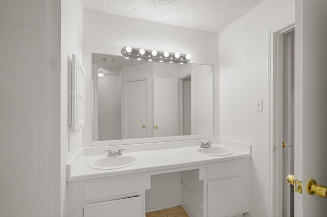 20614 Park Row Drive, Katy, TX 77449