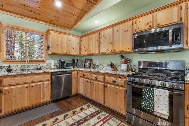 261 Crater Lake, Big Bear Lake, CA 92315