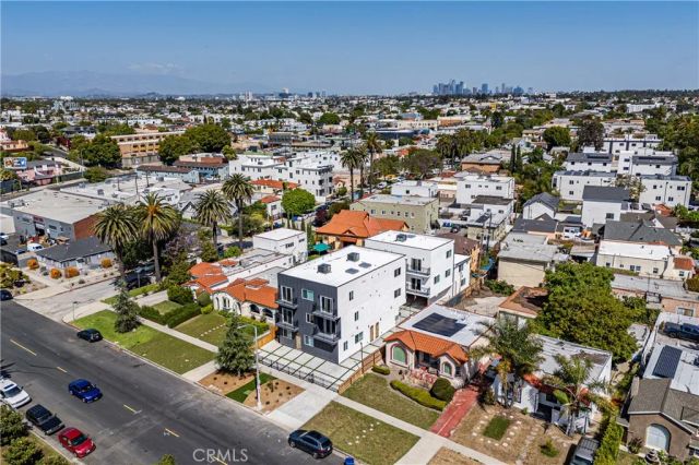 2010 S Dunsmuir, Los Angeles, CA 90016