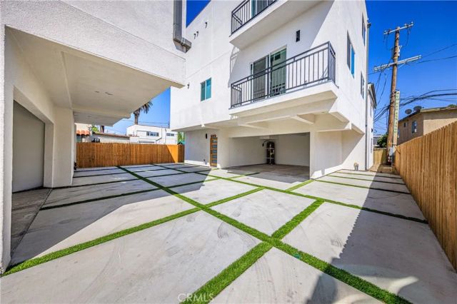 2010 S Dunsmuir, Los Angeles, CA 90016