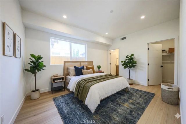 2010 S Dunsmuir, Los Angeles, CA 90016