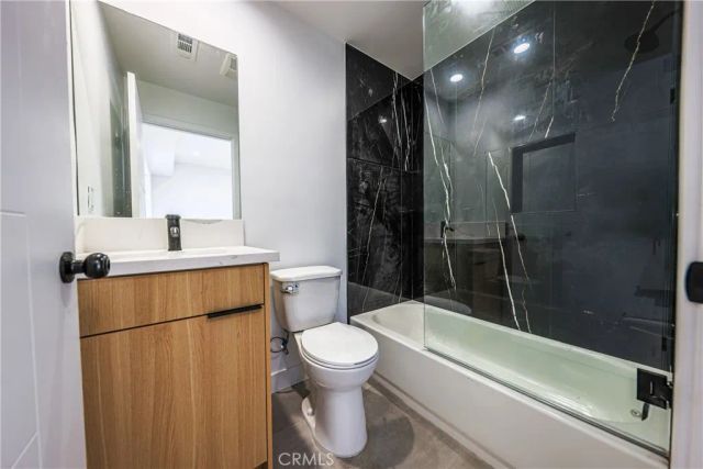 2010 S Dunsmuir, Los Angeles, CA 90016