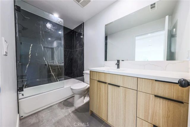 2010 S Dunsmuir, Los Angeles, CA 90016