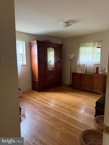 918 N MONTANA ST, Arlington, VA 22205