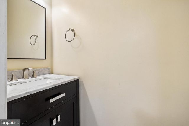 14033 BETSY ROSS LN, Centreville, VA 20121
