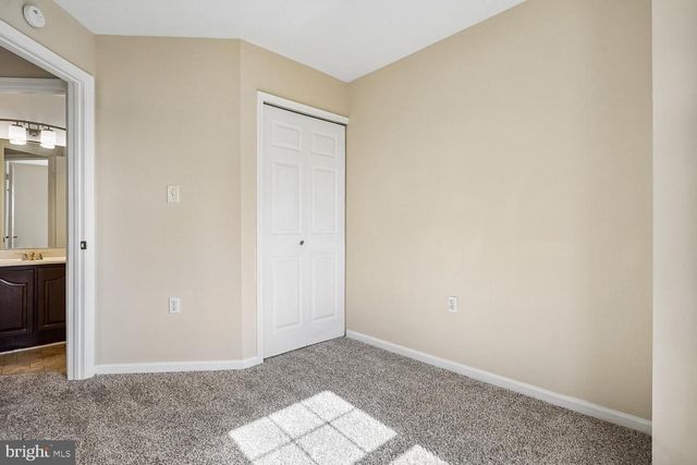 14033 BETSY ROSS LN, Centreville, VA 20121