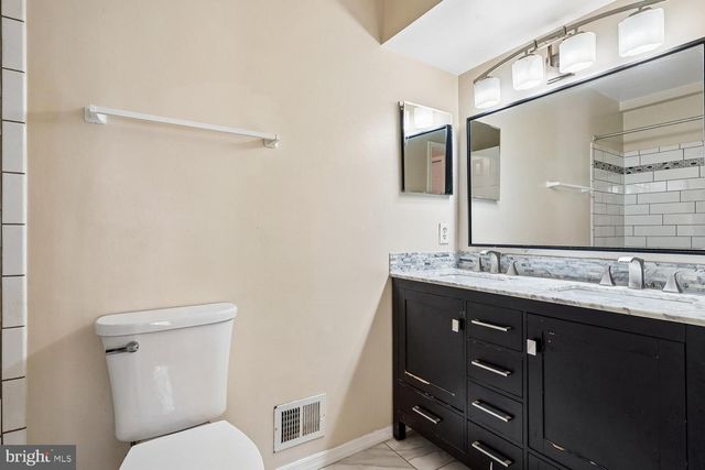14033 BETSY ROSS LN, Centreville, VA 20121