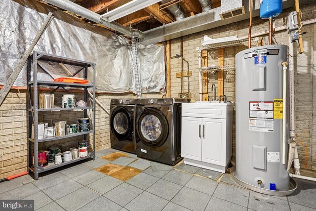 14033 BETSY ROSS LN, Centreville, VA 20121