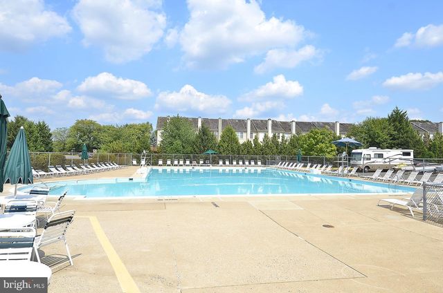 14033 BETSY ROSS LN, Centreville, VA 20121