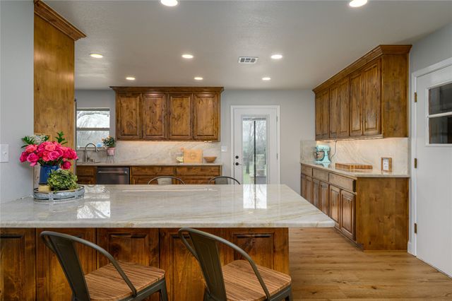 414 Flowing Wells Road, Pottsboro, TX 75076