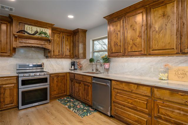 414 Flowing Wells Road, Pottsboro, TX 75076