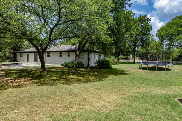 414 Flowing Wells Road, Pottsboro, TX 75076
