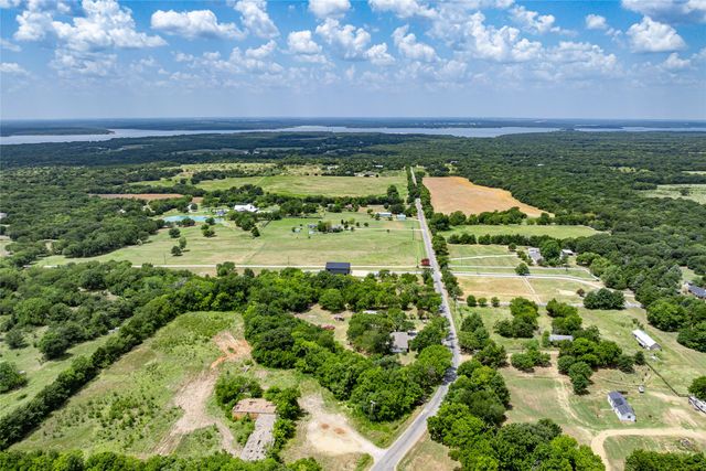 414 Flowing Wells Road, Pottsboro, TX 75076