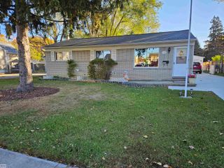 27392 Groveland Street, Madison Heights, MI 48071
