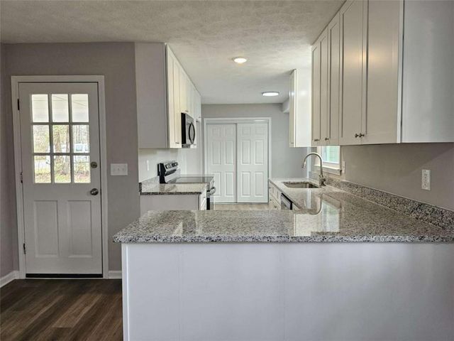 6470 Michell Way, Douglasville, GA 30135