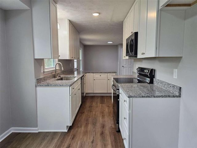 6470 Michell Way, Douglasville, GA 30135