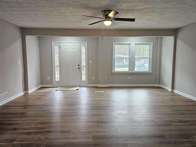 6470 Michell Way, Douglasville, GA 30135