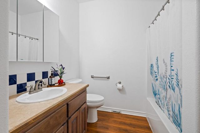 100 Little El Paso RD, Martindale, TX 78655